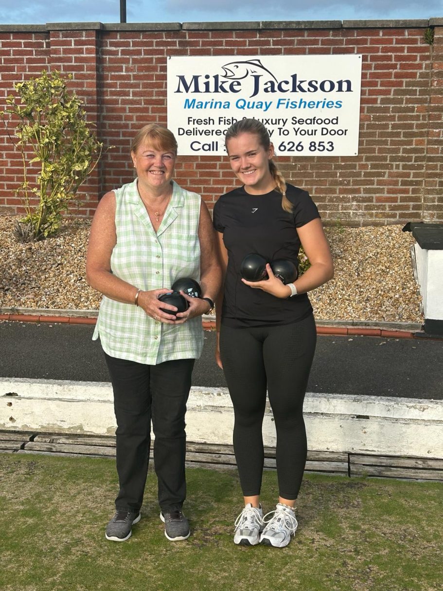 Spring Waterloo finalists - Jackie Gloag and Shannon Kernick Ladies Autumn Waterloo